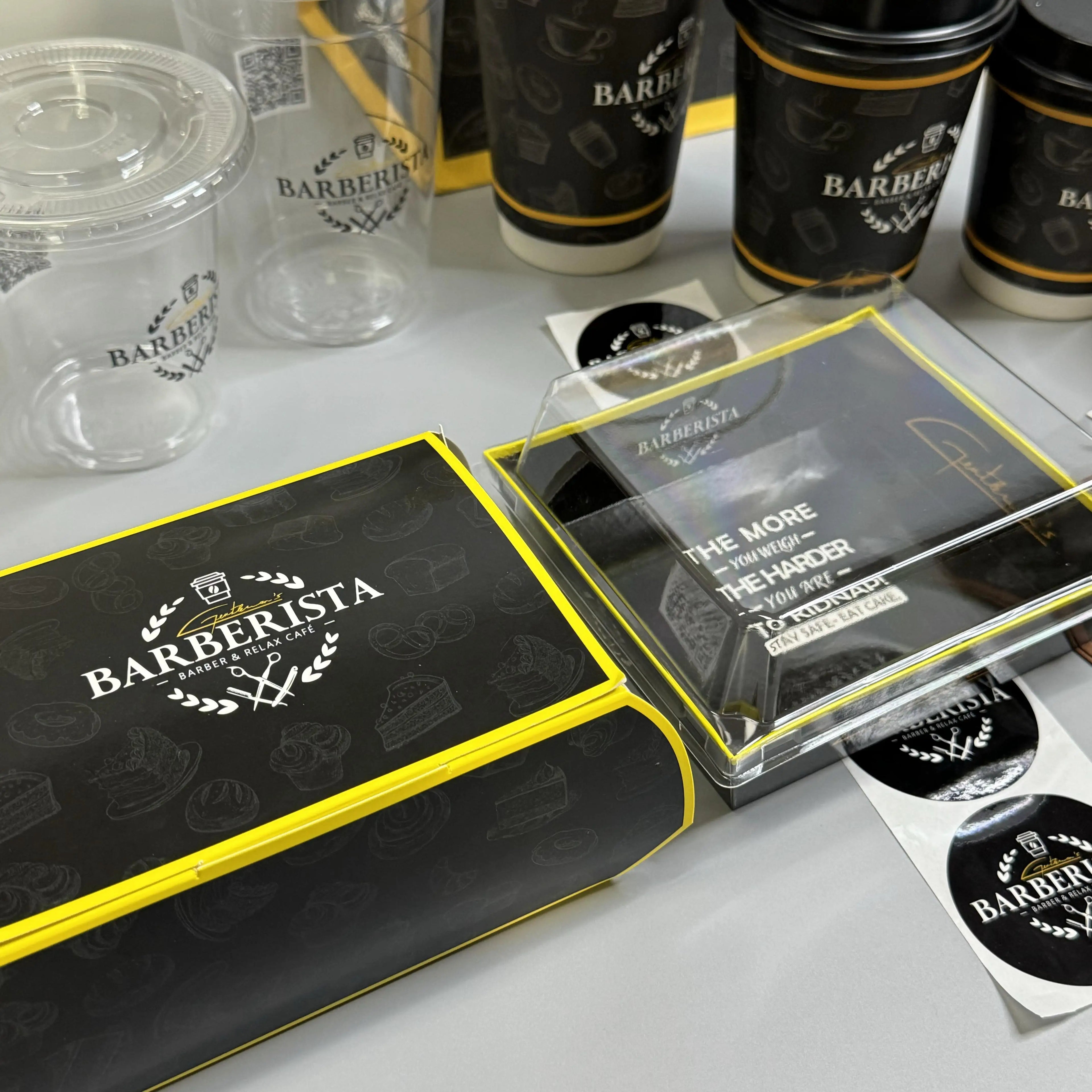 Custom Colorful Double Wall Craft Paper Anti-Humidity/Greaseproof Clear Transparent Window Charger Cake Box Packaging Box Handle