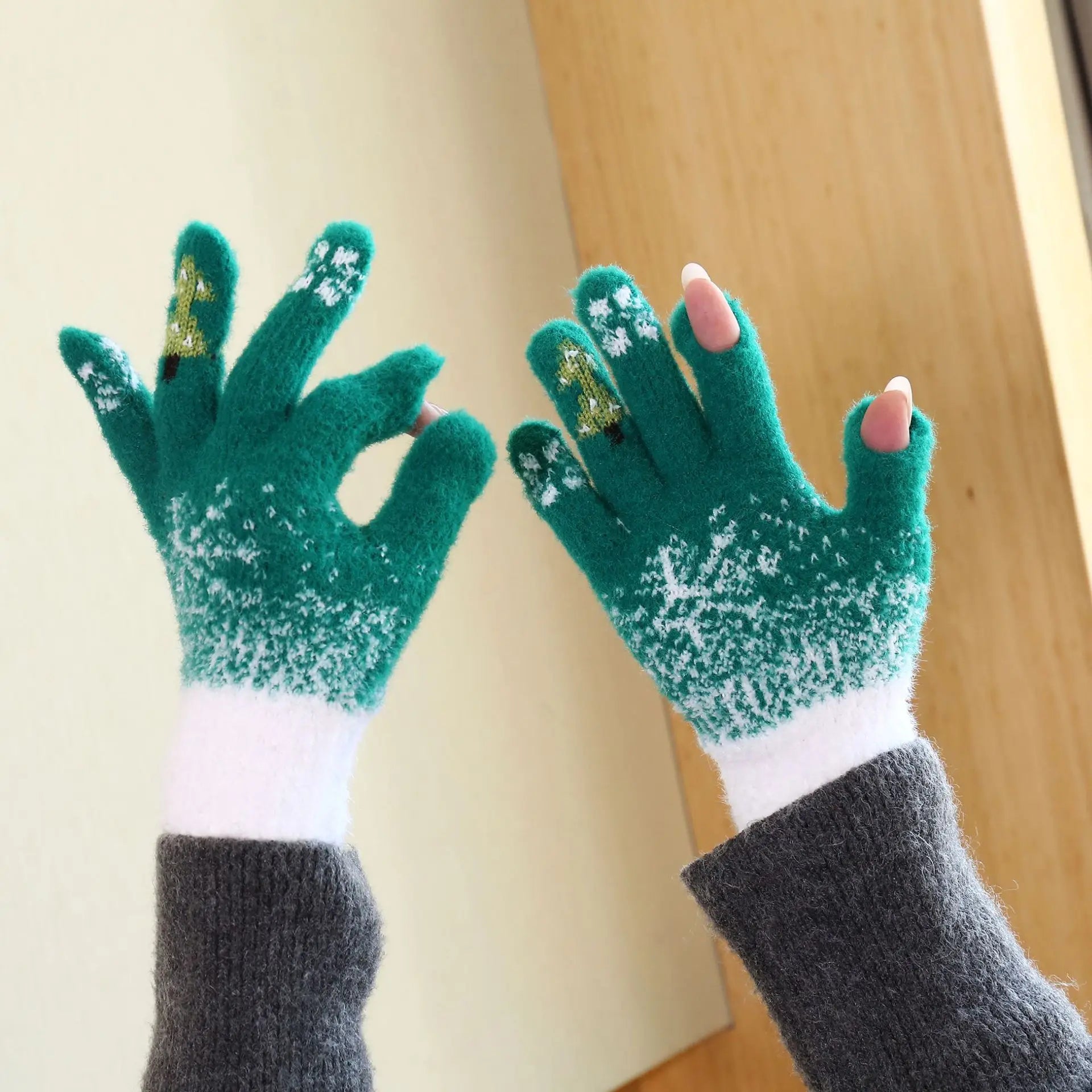 Manufacturer Custom Design Christmas Winter Hat Scarf Gloves Set Christmas Reindeer Pattern Knitted Beanie Hat With Pom Poms