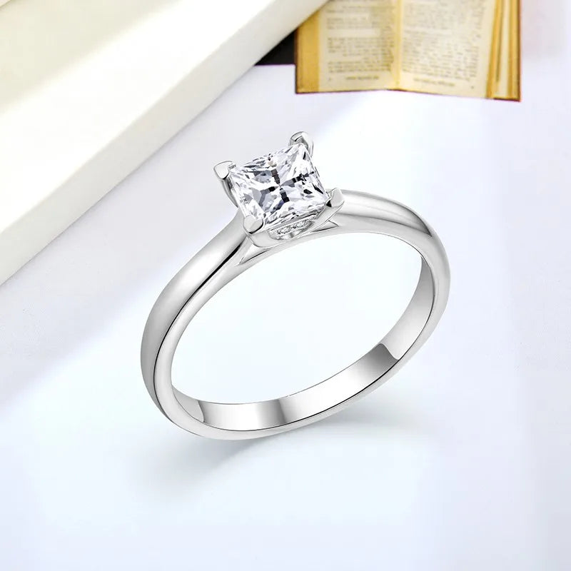 Women Engagement Solitaire Ring Vvs 0.8 Carat Princess Cut Square Moissanite Diamond Ring