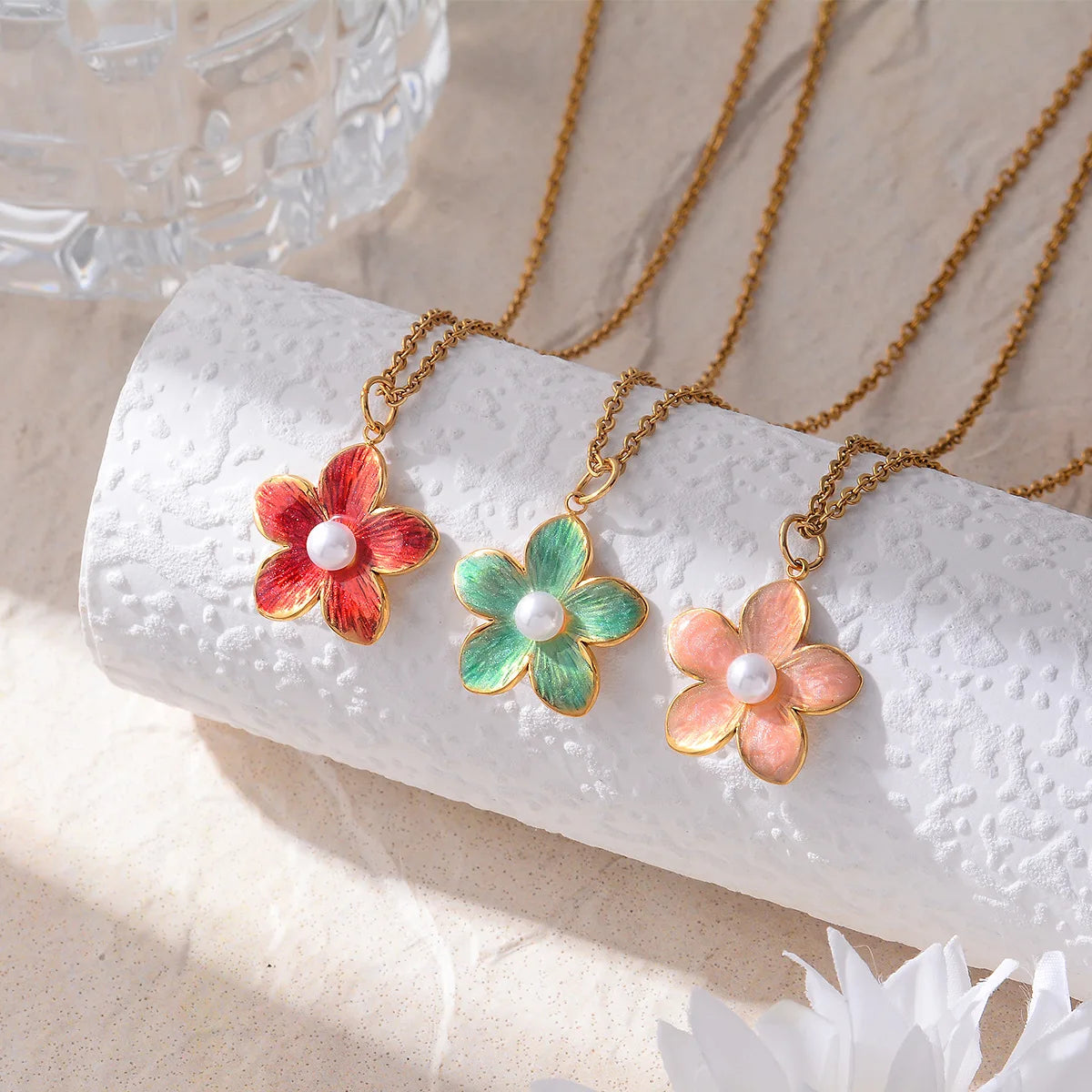Wholesale Small Fresh Color Drip Oil Flower Necklace Stainless Steel 18k Gold Plated Pearl Pendant Necklace Women's Jewelry Gift