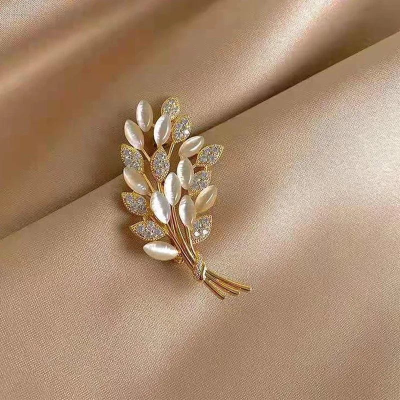 Luxury Cat Eye Stone Wheat Spike Design Gold Brooch for Women Korean Fashion Jewelry Advanced Sense Suit Party Button Brooch