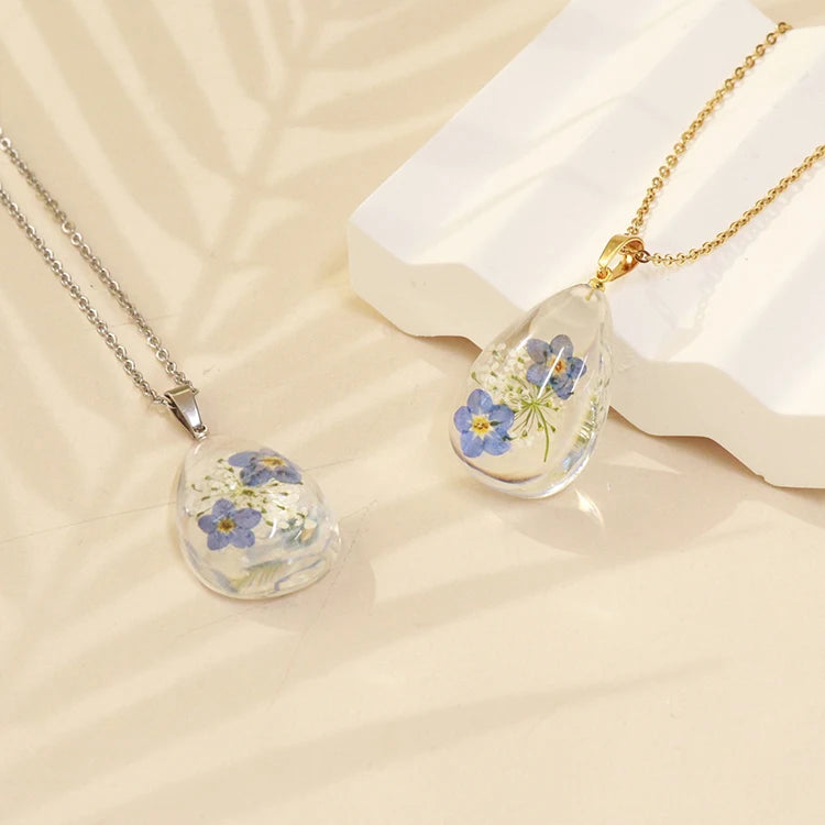 Unique Floral Resin Necklace Women Handmade Gold Pressed Flower Necklace Queen Anne's Lace Forget Me Not Flower Pendant Necklace