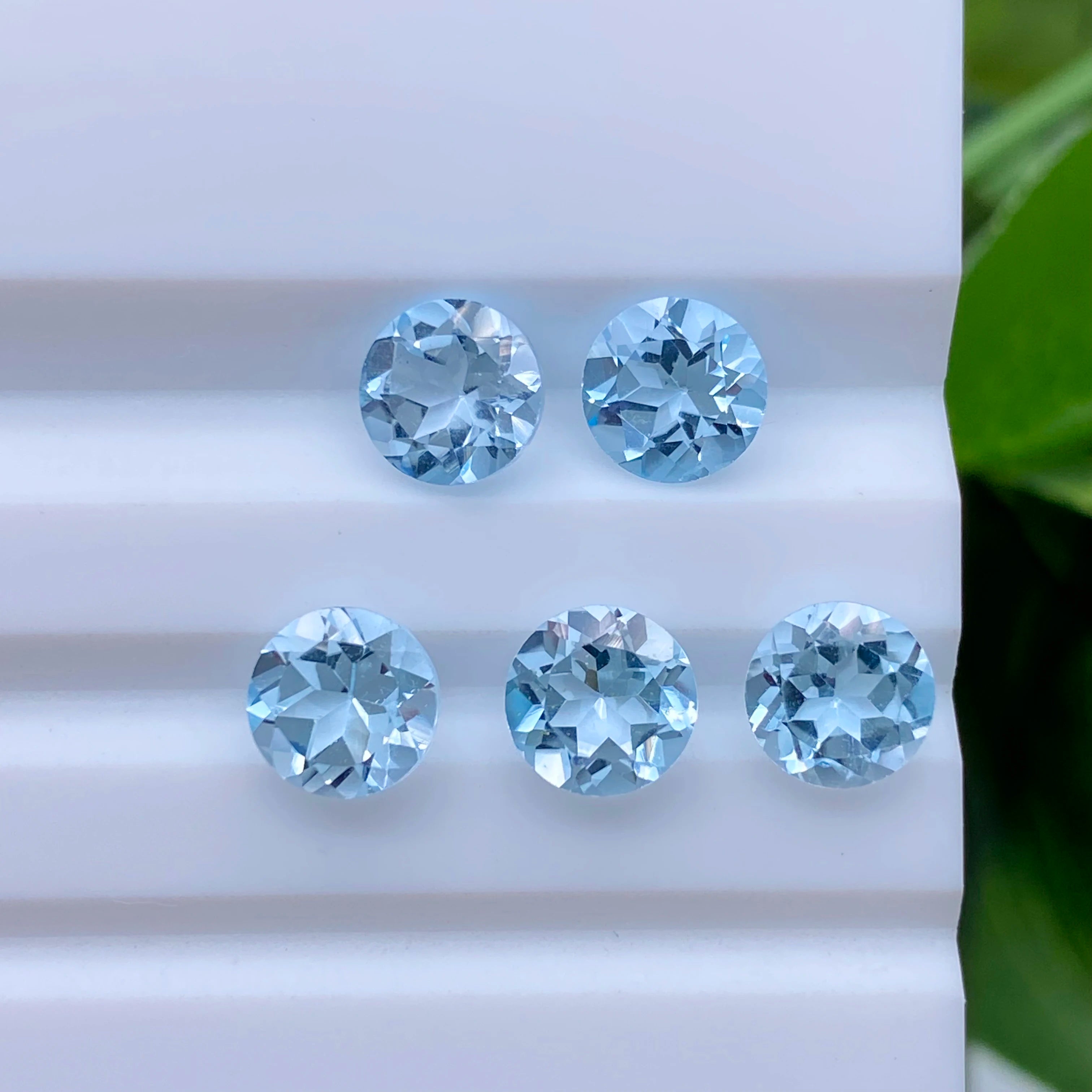 Round 4.0mm~10.0mm Faceted  Good Quality Stone Price Jewelry Rings Natural Sky Blue Topaz