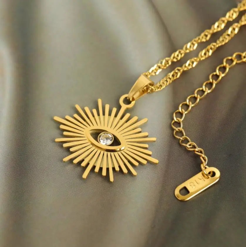 Fine Jewelry Hollow Eye Necklace 18k Gold Plated Stainless Steel Pendant Necklace for Women Designer Jewelry Statement Necklaces