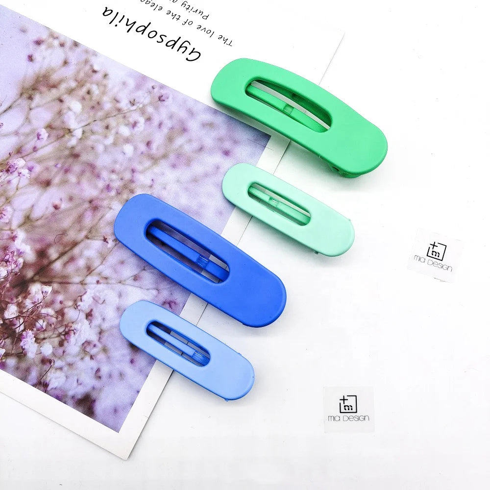 MIO Hot Selling Colorful Plastic Hairpins for Adults Women Girls Lady Fashion Hair Clips for Spring Summer