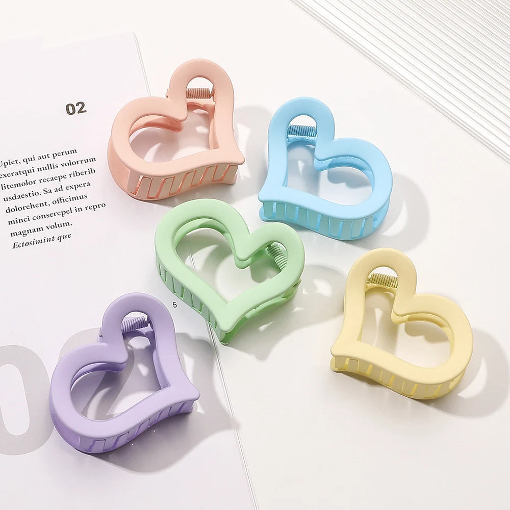 Korean Style Sweet Cute Hollow Heart Shaped Claw Clip Candy Pure Color Matte Plastic Women Girls Hair Claw Clip
