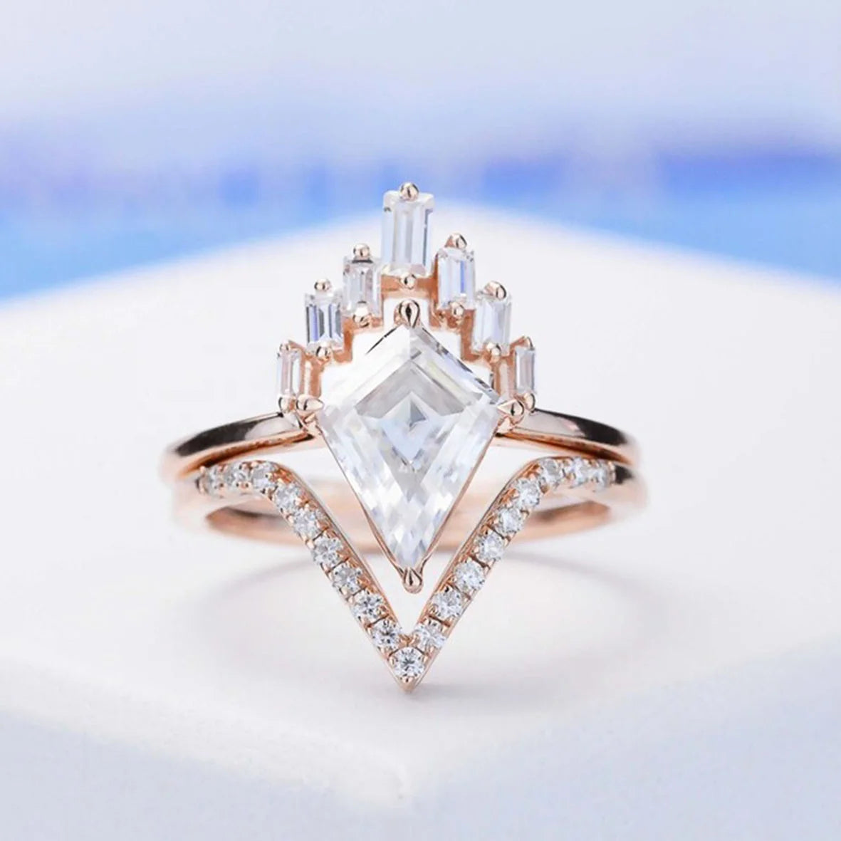 New Fashion Women WeddingJewelry 3 Carat Kite Moonstone Baguette Halo Engagement Ring Eternity V Ring Set Shield Cut Ring Set