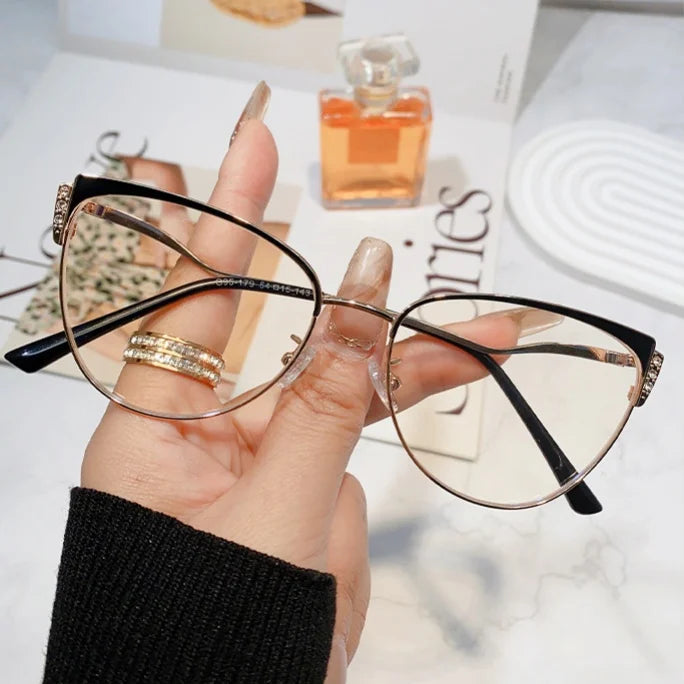 2024 Wholesale Retro Eyeglasses with Diamond Frame Two-Color Eyebrow Frame Fashionable Literary Glasses Frame