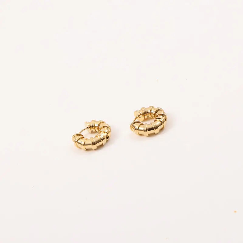 Fenny 18K Gold-plated Wholesale Tarnish Free Chunky Statement Vintage Bamboo Huggie Stainless Steel Hoop Earring for Women