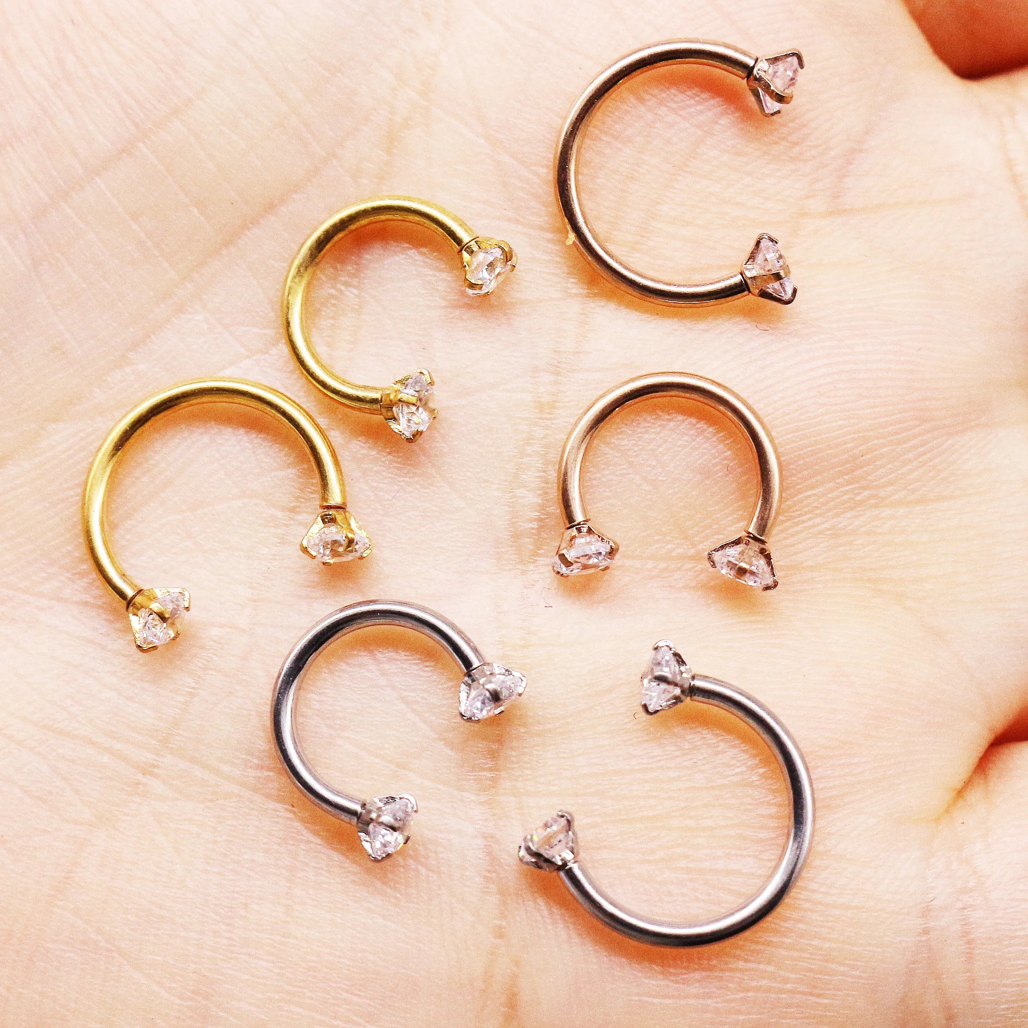 Gaby 16G 316L Fashion Cz  Nose Ring  Horseshoe Ferido Ball  Full Stone Gold  Piercing Body Jewelry