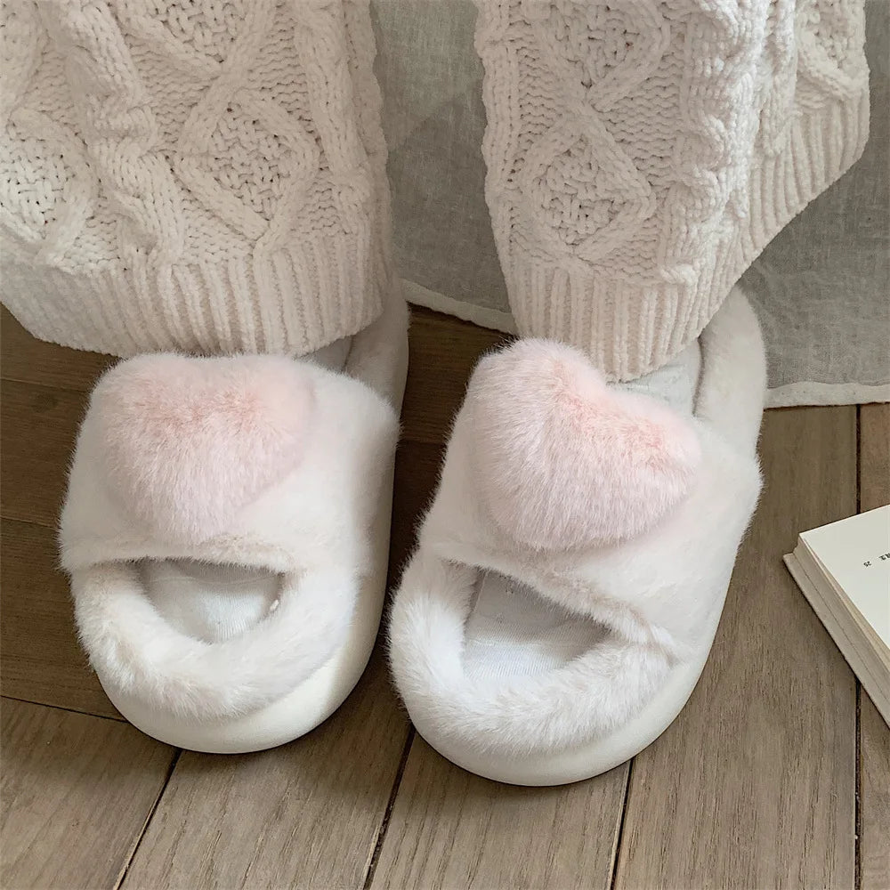 2024 New Style Fashion House Indoor slippers Winner Peach Heart Shaped Soft Plush slippers Women Bedroom Fur slippers