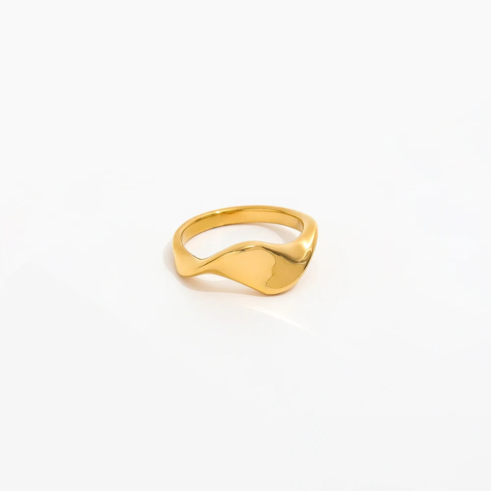 Tarnish Free High End 18K Gold Plated Moebius Twisted Curved Surface Rings for Women Stainless Steel Jewelry MegaBDM