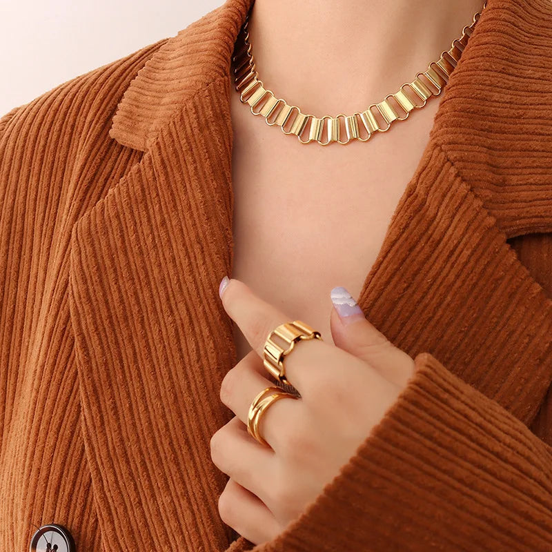 New Jewelry European and American Ins Style Personality Fashion Hollow Geometric Necklace Set 18K Gold Plated