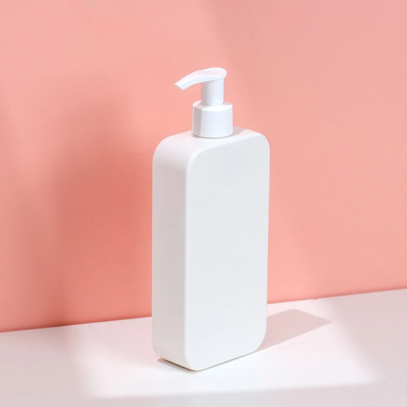 New Arrival Empty 250ml 350ml 500ml PE Plastic White Flat Square Cosmetic Lotion Pump Bottle Shampoo and Conditioner Bottles
