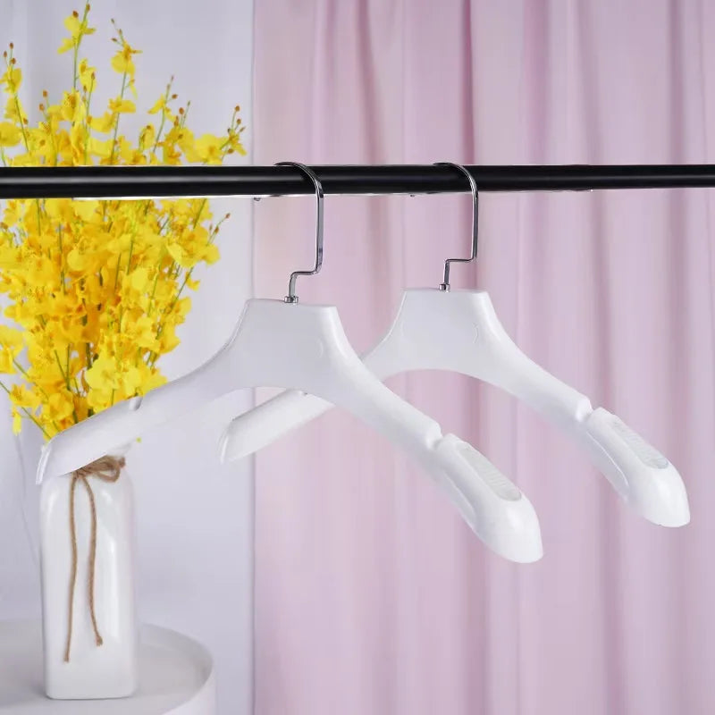 Hot Sale  Adult Style Plastic  Coat  Hangers Household Non Slip Suit Coat  for Clothing Shop