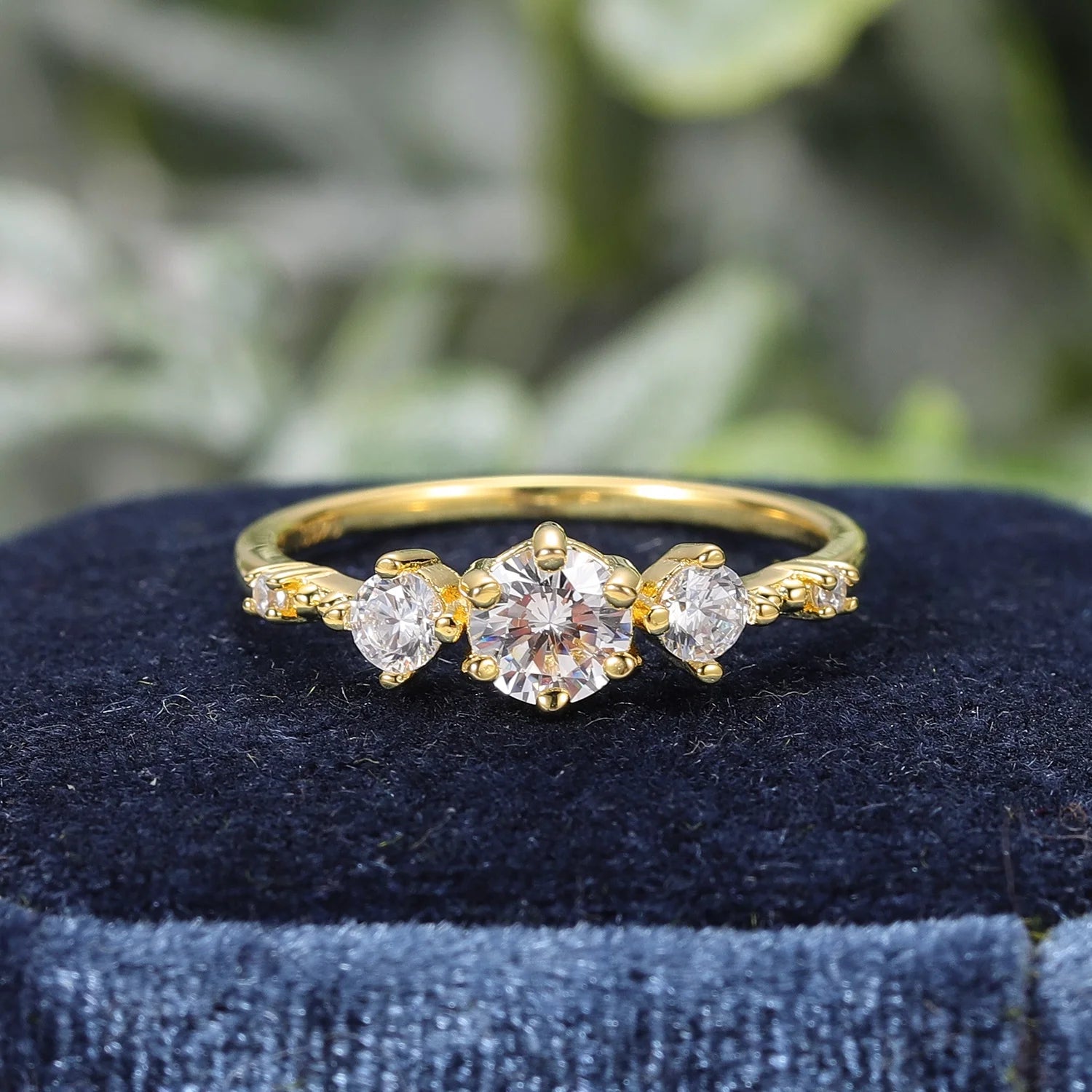OL0968R Abiding Dainty Round Cut D VVS Moissanite 9K 10K 18K Yellow Gold Customized 3 Stone Diamond Engagement Ring