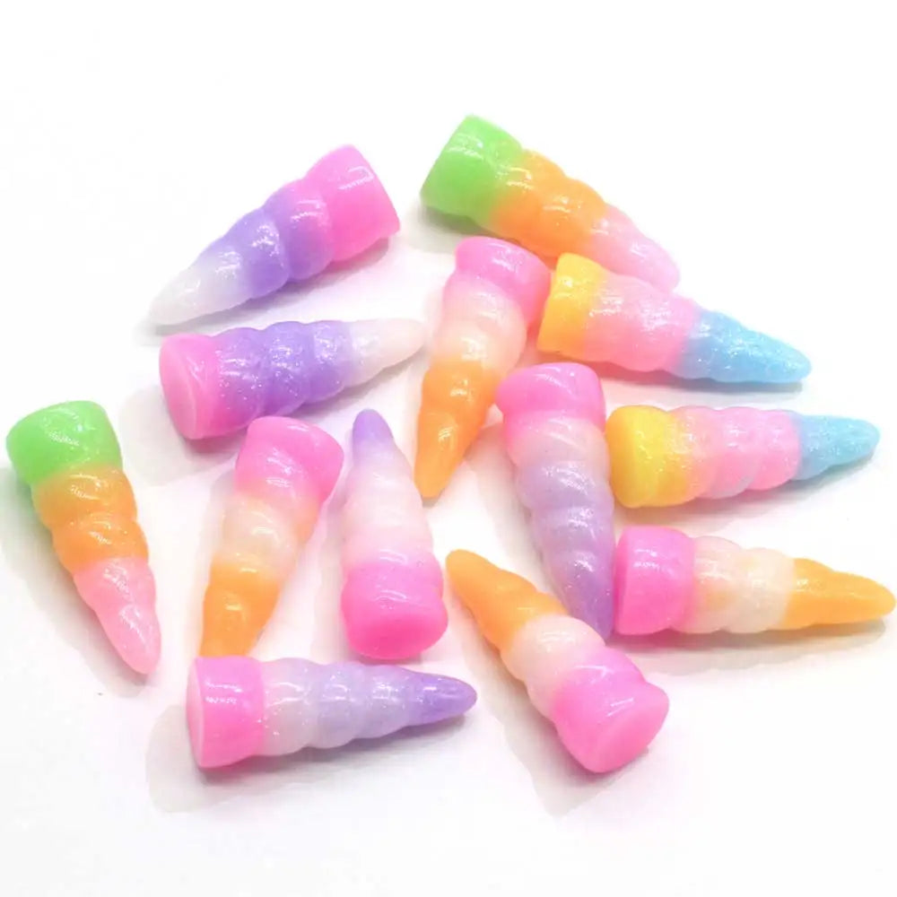 100pcs Kawaii Gradient Gold Resin Mini 3D Unicorn Horn Flat Back Cabochons for Hair Bow Centers DIY Scrapbooking Decor