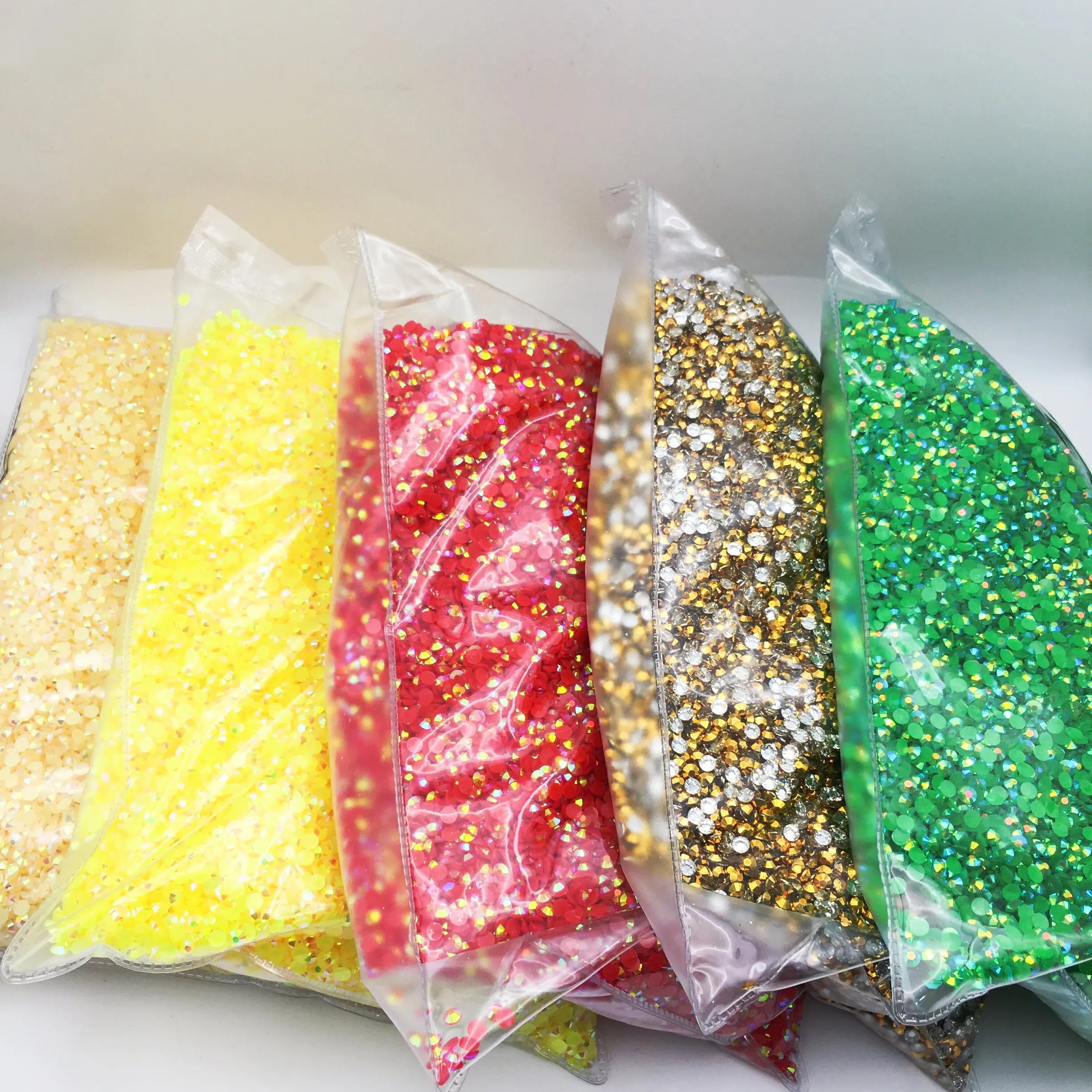 SINRONG Versatile 4mm 20-Color Crystal Resin Rhinestones for DIY Nail Art Shoes Bags Clothing Glass Cup Designs