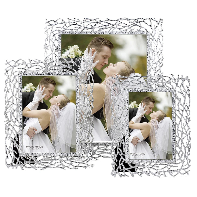Modern Silver Plated Zinc Alloy Die-casting Photo Frame with Hollow Out Design Made of Metal