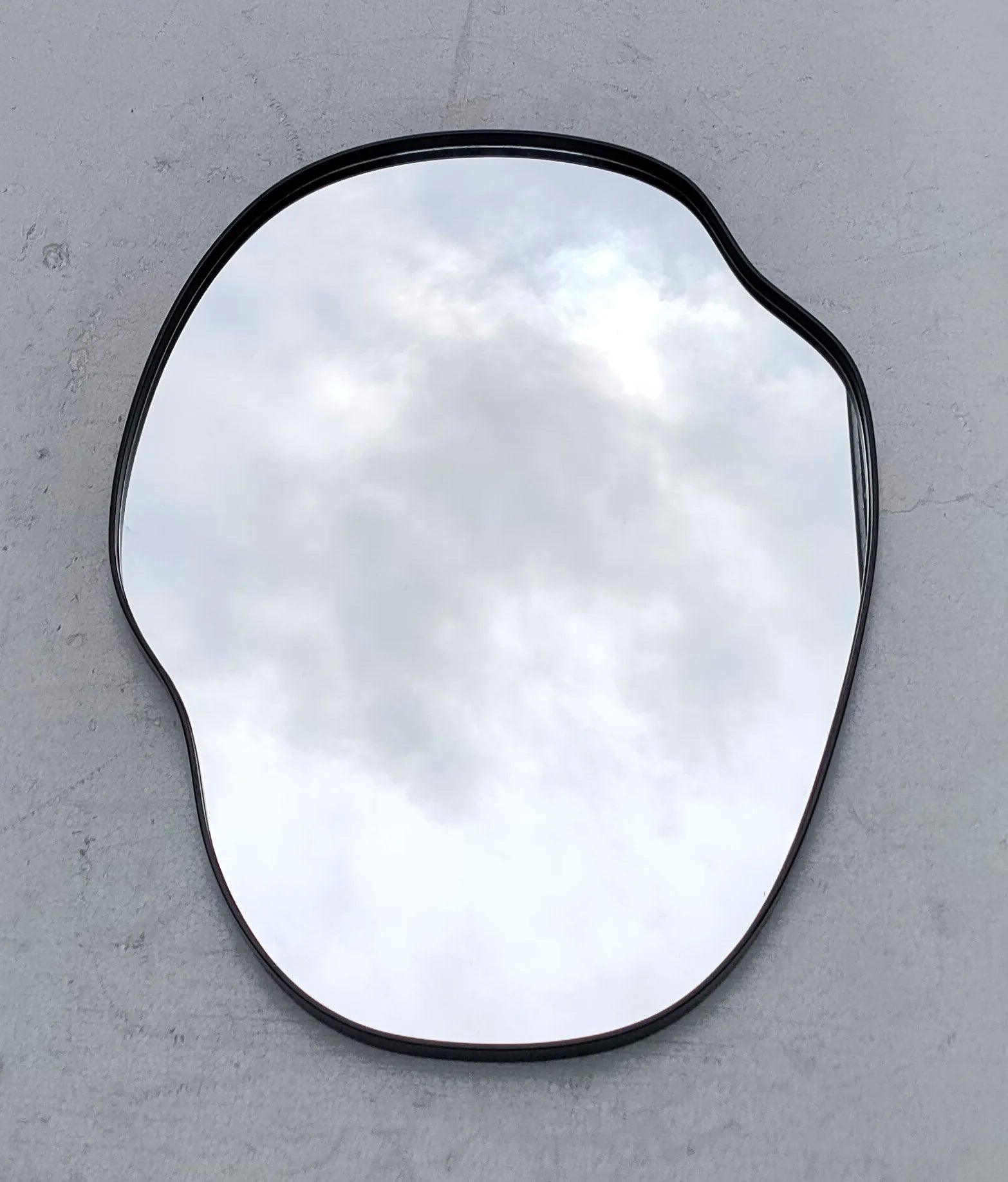 85*63cm Superior Quality Irregular Decorative Mirrors Large Golden Frame Bathroom Wall Mirror with Secure Hook