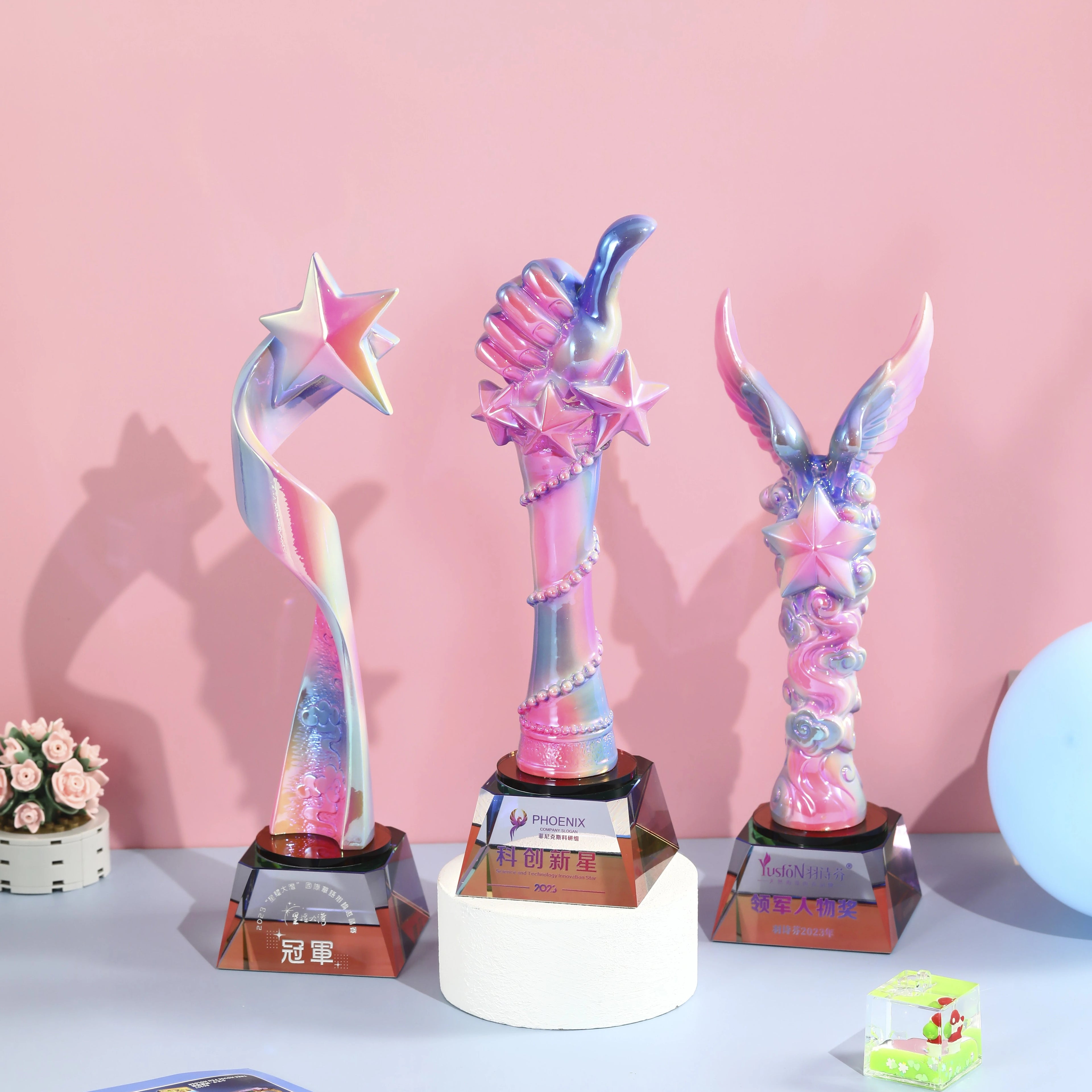 Young Happy pink Girly Resin Colored Crystal Trophy Crown Thumb Souvenir Customized Children's Competition Awards Recognition