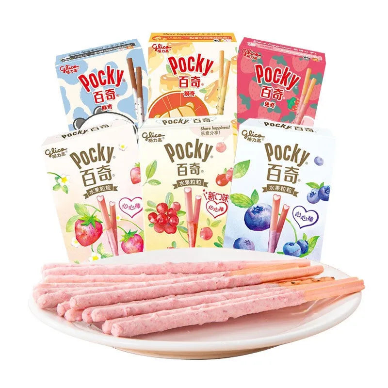 Glico Pocky Banana Flavor Stick Biscuit 45g Exotic Snacks Sugar Wafers With Vanilla and Milk Flavors Formed Cookies