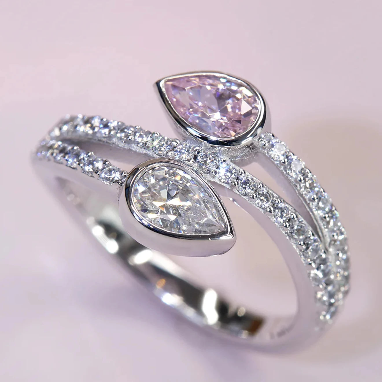 CAOSHI Twist Design White/Pink Water Drop Shaped Crystal Finger Rings for Engagement Fashion Party Silver Plated Rings for Women