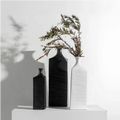 Factory Customized Ceramic Black Vase Wholesale Modern Minimalist Black Ceramic Craft Vase