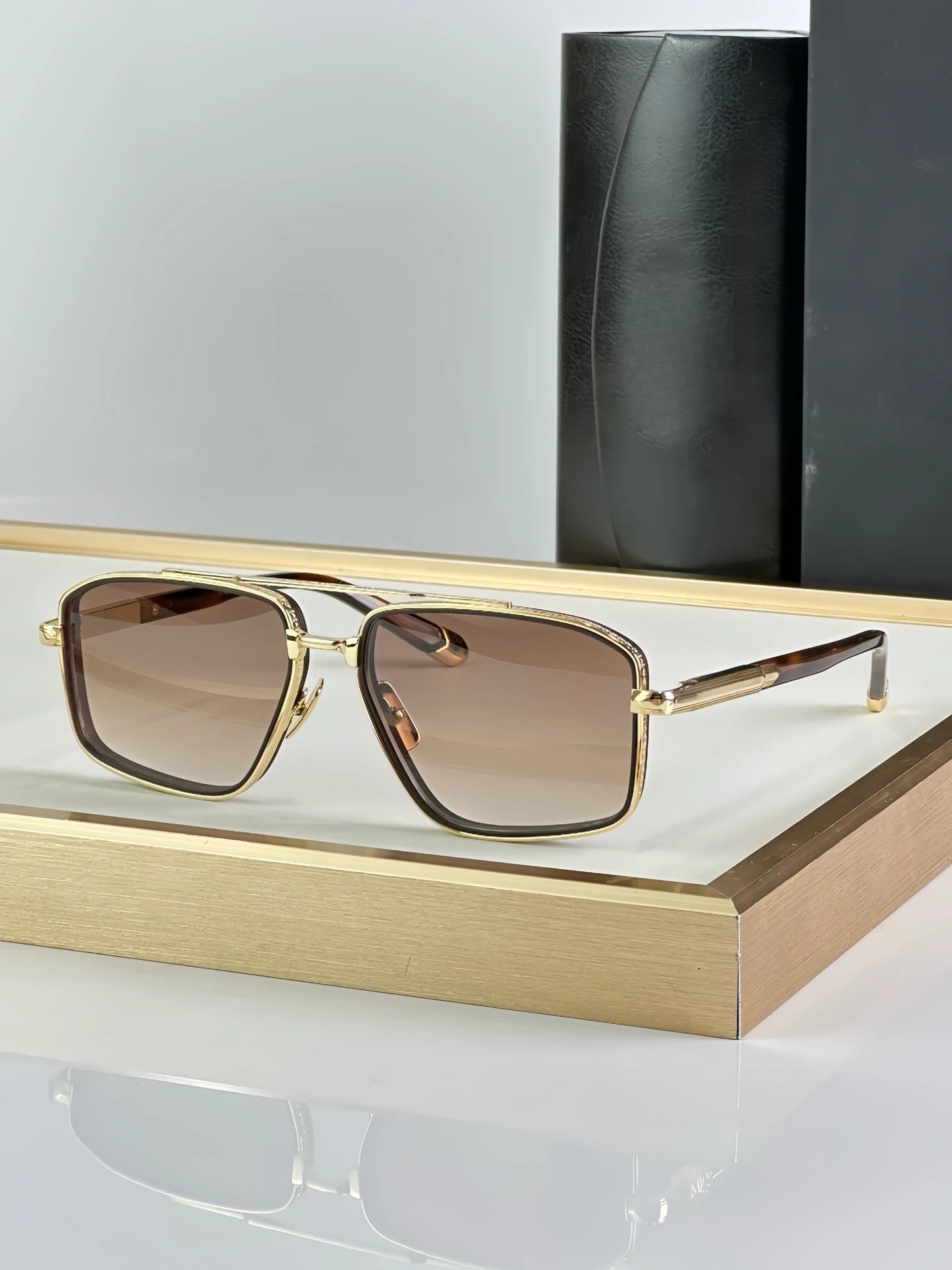 Brand Designer Classic Sunglasses for Men Fashion Square Pilot Women Sunglasses Brown Lenses