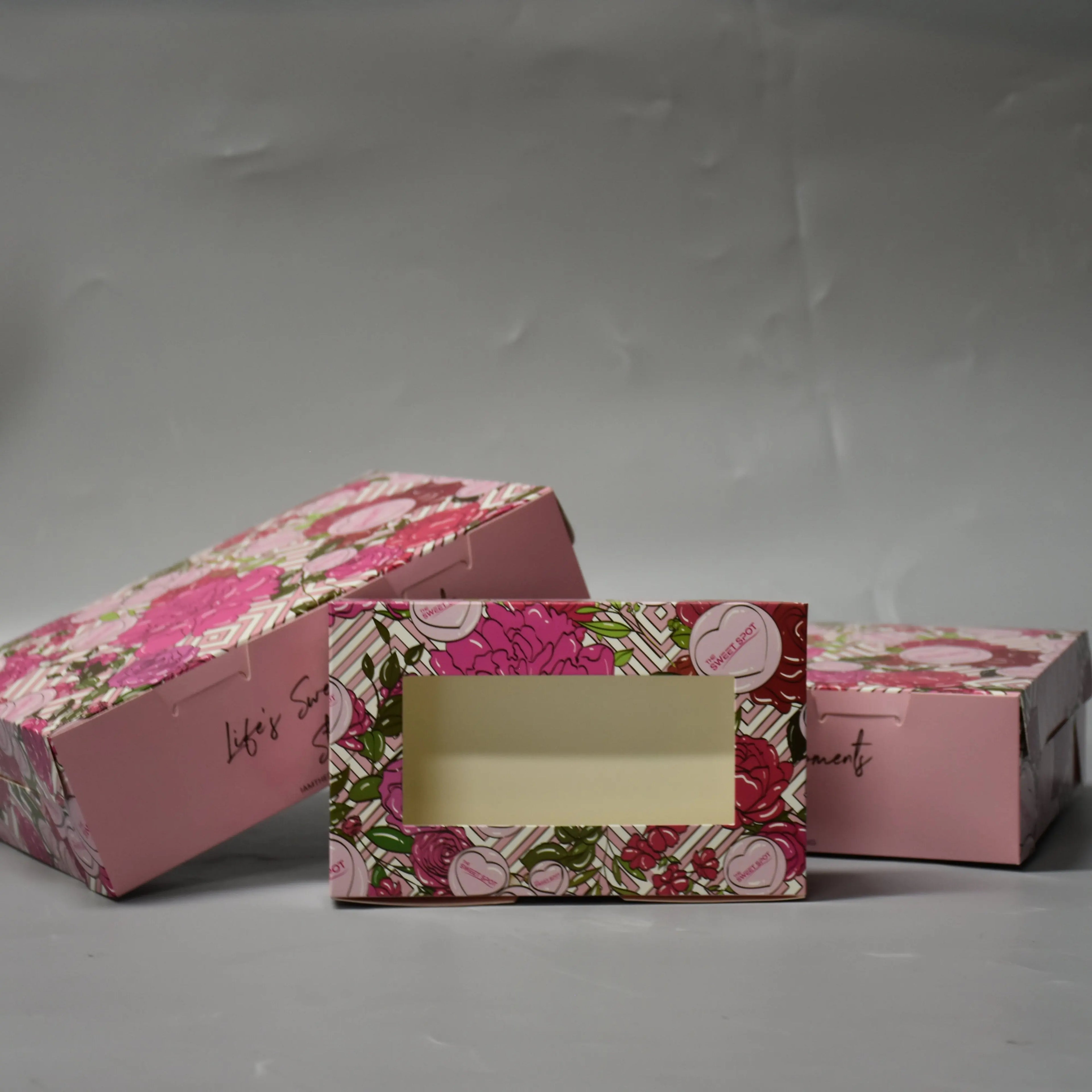 Fast Takeaway Disposable Detachable Lunch and Donut Food Box and Attractive Handcrafted Packaging with Embossing for Snacking
