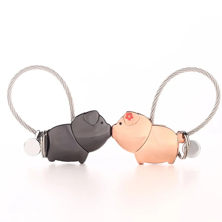 Lovely Valentine's Day Piggy Couple Car Keychain Fashionable Male Female Jewelry Pendant with UV Printed Zodiac Metal Material