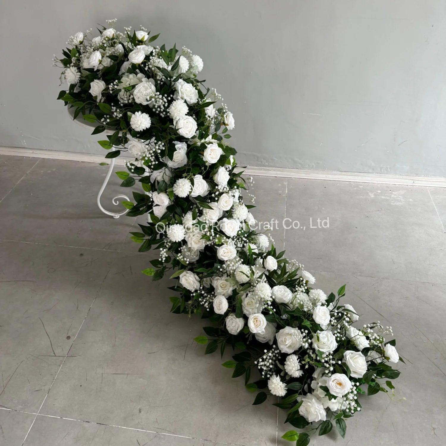 Hot Sale Flowers Garlands for Weddings Gypsophila Runner Flower Row Greeny Strips White and Green Decorative Garland