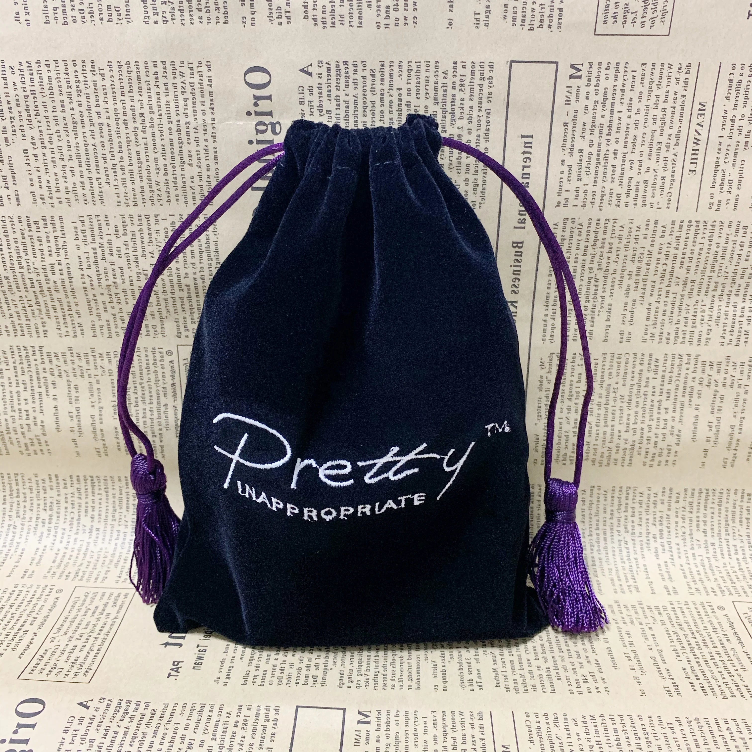 Custom Logo Black Velvet Sunglasses Packaging Bag With Purple Tassel Drawstring Pouch Velvet