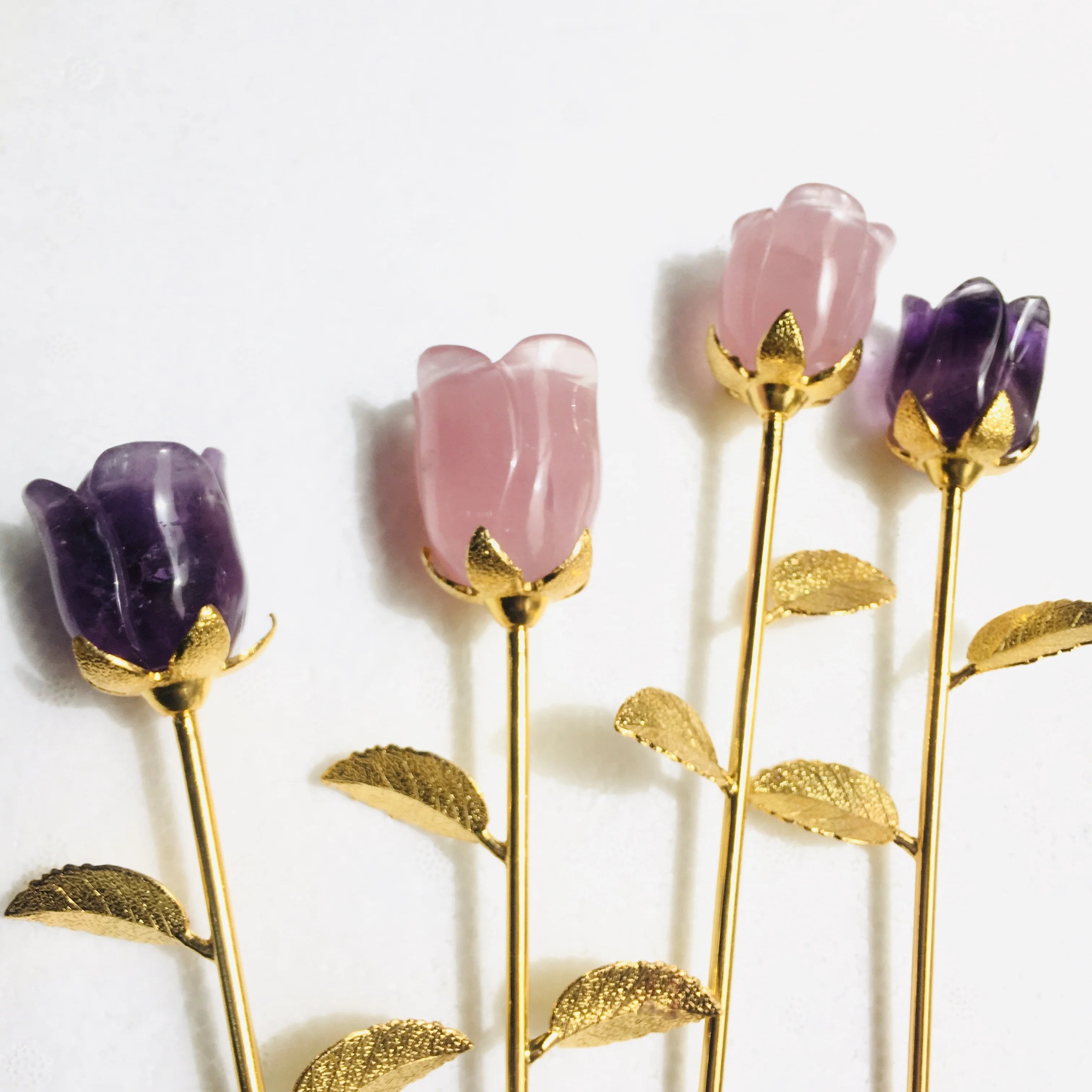 Natural Quartz Carvings Carved Crystal Rose Flower Healing Gemstone Crafts Gifts Amethyst Flower for Decoration