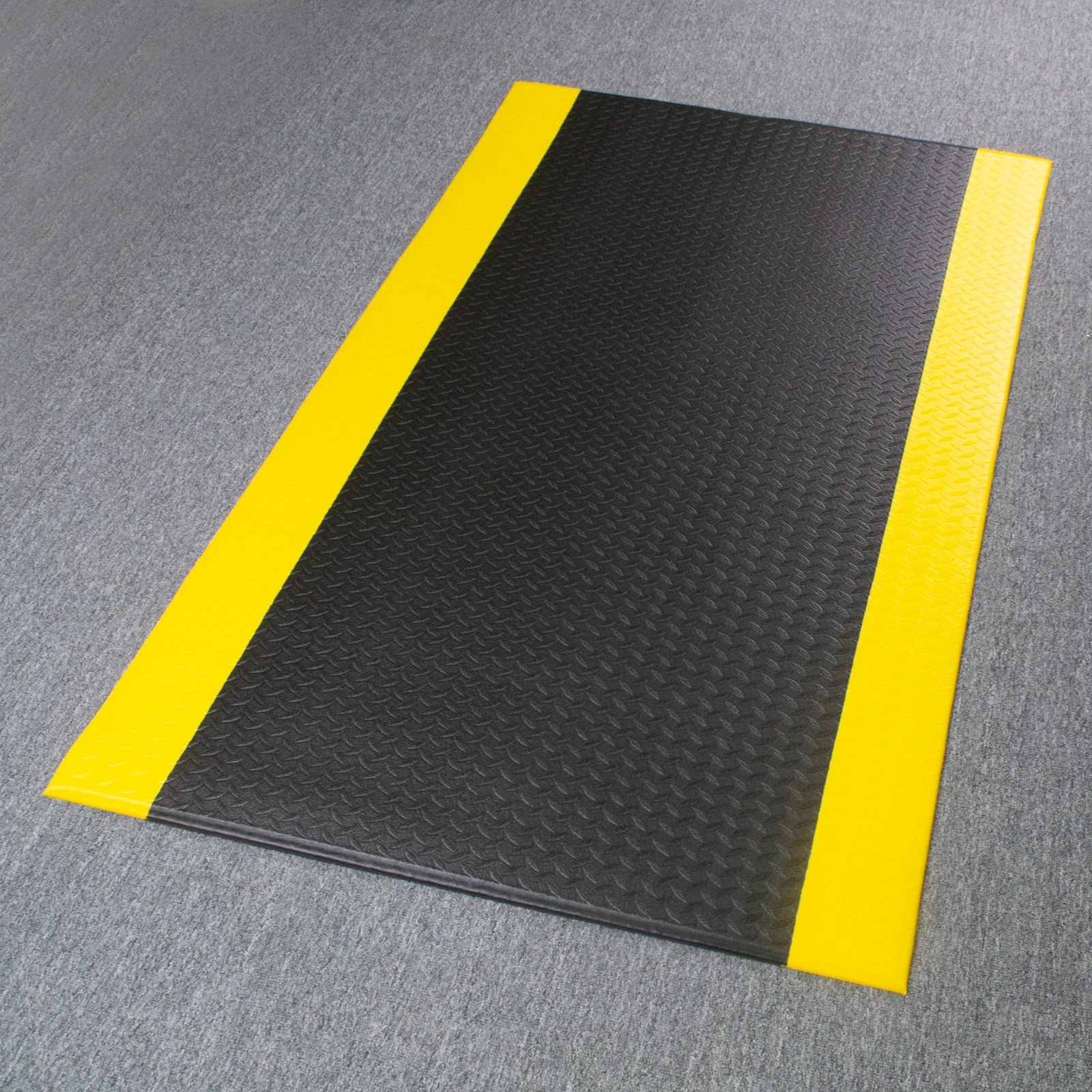Heavy Duty Commercial Grade PVC+PE Diamond Plate Non Slip Safety Ergonomic Modern Machine Made Standing Mat