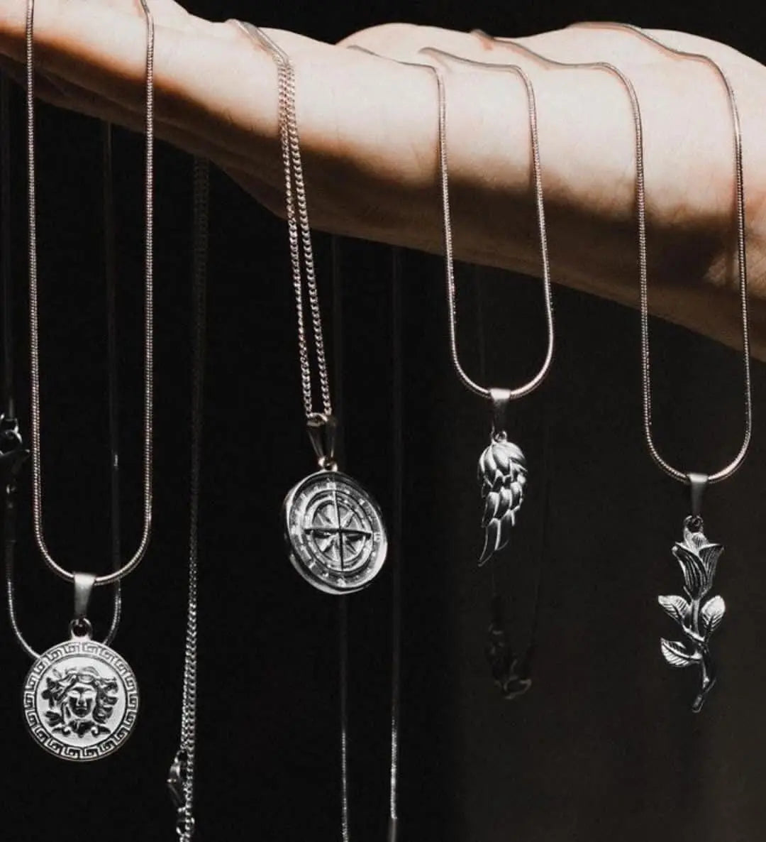 Greek Mythology Medusa Jewelry Cupid Revenge Gun Angel Wing Necklace Men Women Compass Pendant Rose Flower Jewelry Necklace