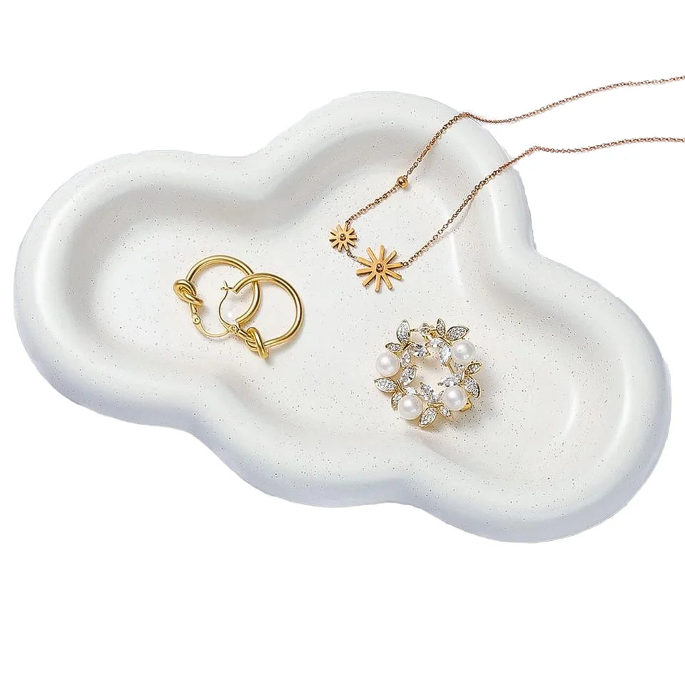 Ceramic Aesthetic Matte White Jewelry Tray Cute Ring Holder Perfume Vanity Key Bowl Cloud Trinket Dish for Necklace Organizers