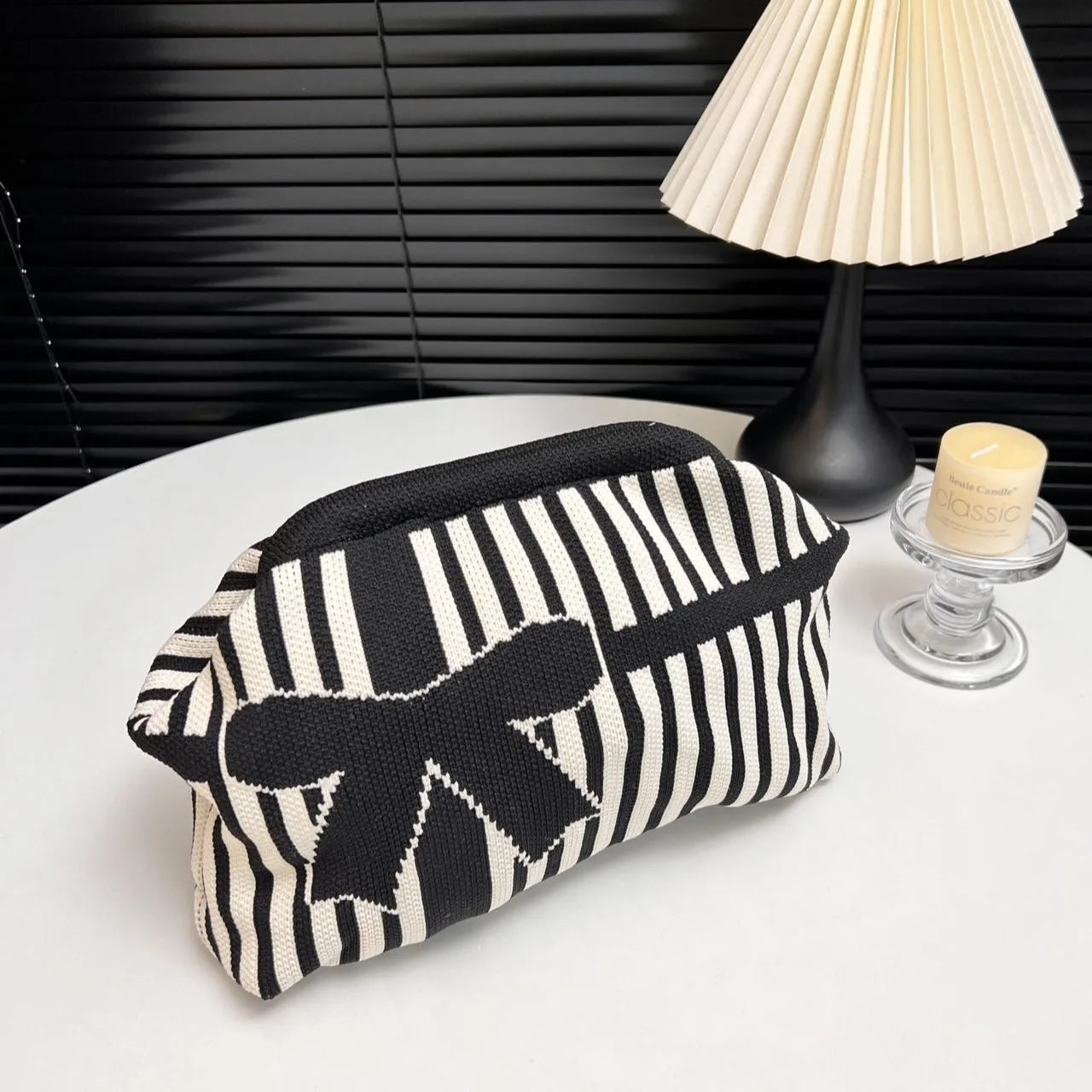 2025 Luxury Crochet Knit Women's Clutch Bow Striped Design Evening Handbag Portable Cosmetic Pouch Organizer for Summer Makeup
