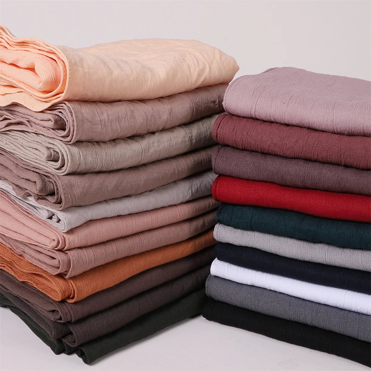New Plain Color Cotton Viscose Crepe Crinkle Hijab Tudung Head Scarf for Muslim Heavy Crinkled Cotton Pleated Modal Hijab
