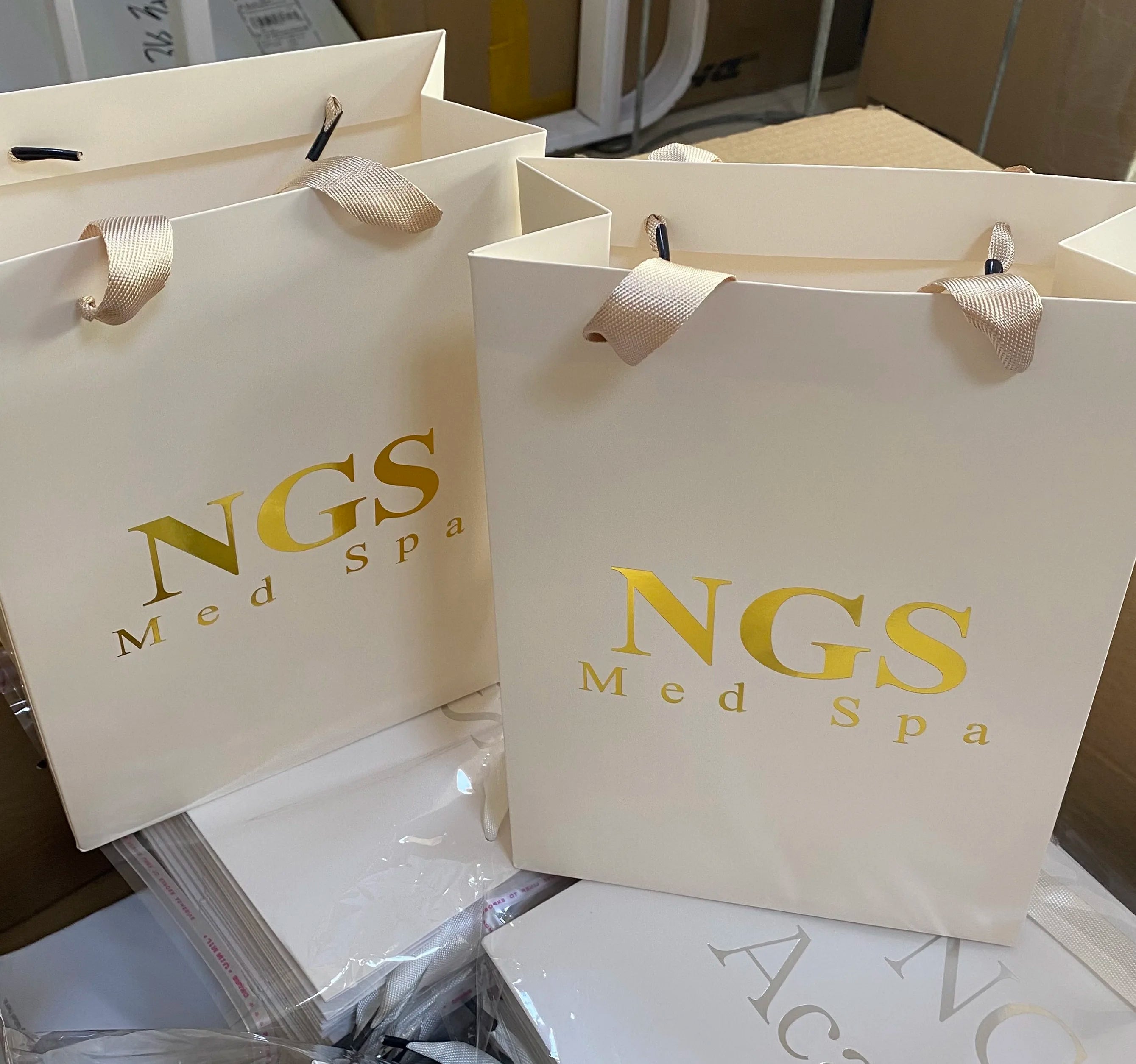 Beige Custom Printed Luxury Shopping Paper Bag Cardboard Gift Paper Bag With Logo Gift Bag