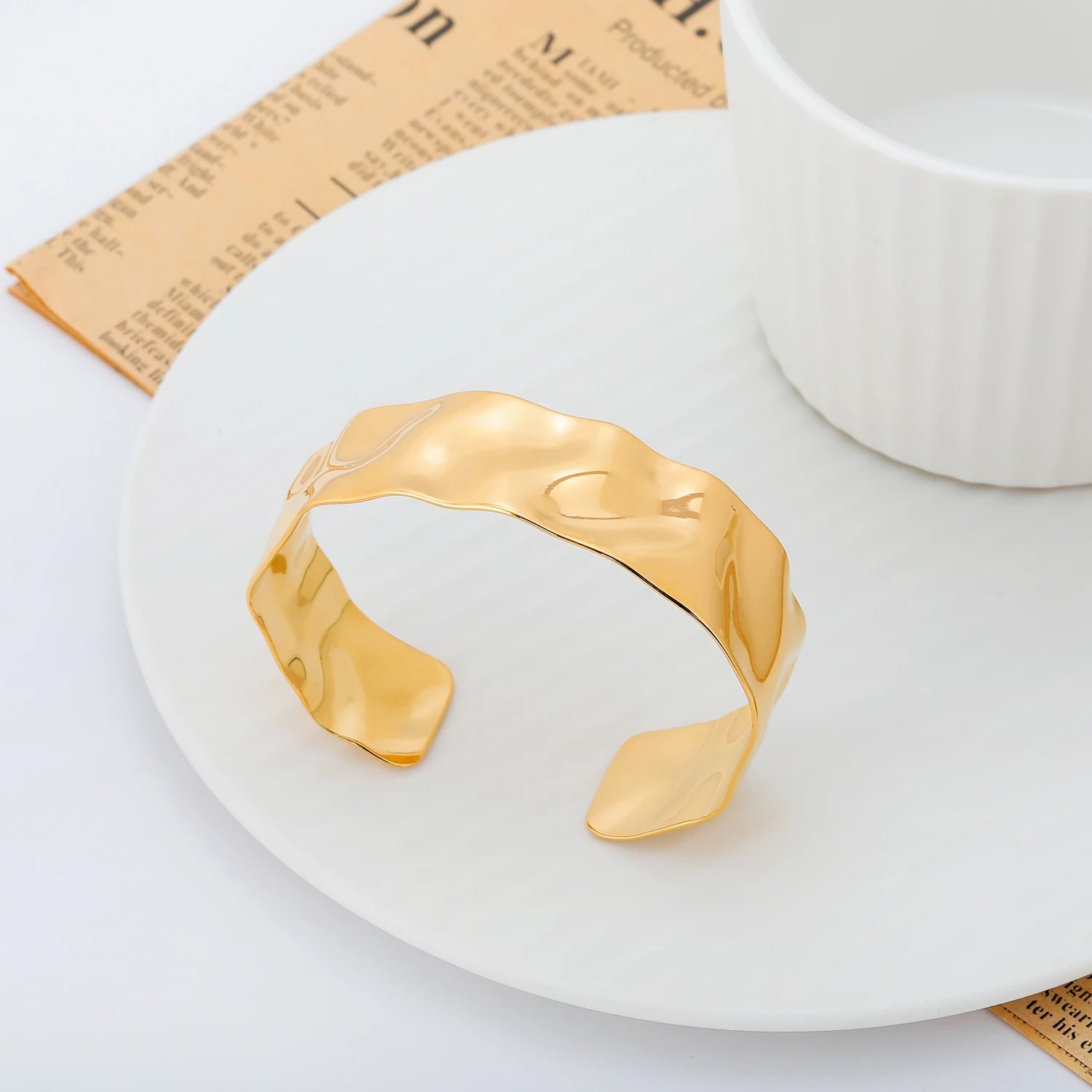VIANRLA 316L Stainless Steel Tarnish Free Waterproof Hinged Round Stone Bangle Jewelry  Hypoallergenic for Fashion Jewelry Women