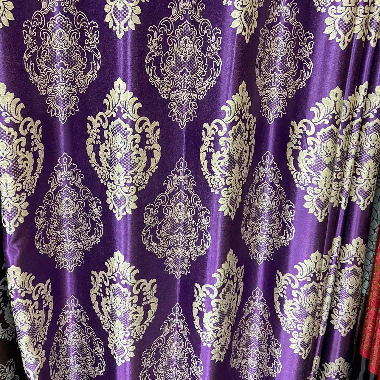 Xinlan Wholesale Simple Curtain Design Luxury Woven Curtain Material Thermal Jacquard Blackout Fabric