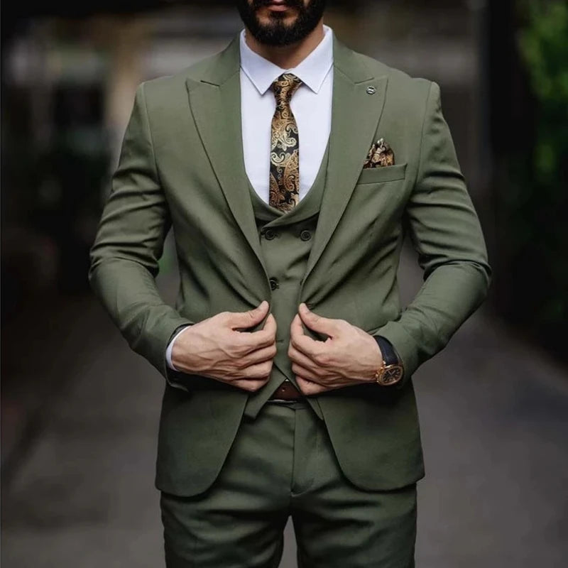 Green Tailor Made Men Suits Single Breasted Peaked Lapel Formal Wedding Groom Tuxedos Outfits 3 Pieces Jacket Pants Vest