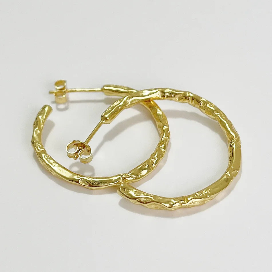 Statement Wrinkled Hoop Earrings 26mm Textured Gold-Plated 925 Silver Bold Minimalist Sculptural Earrings for Women