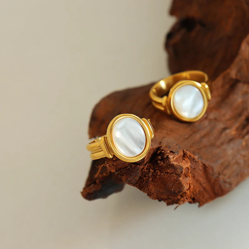 Vintage Luxury Round Ring White Seashell Ring Stainless Steel Jewelry