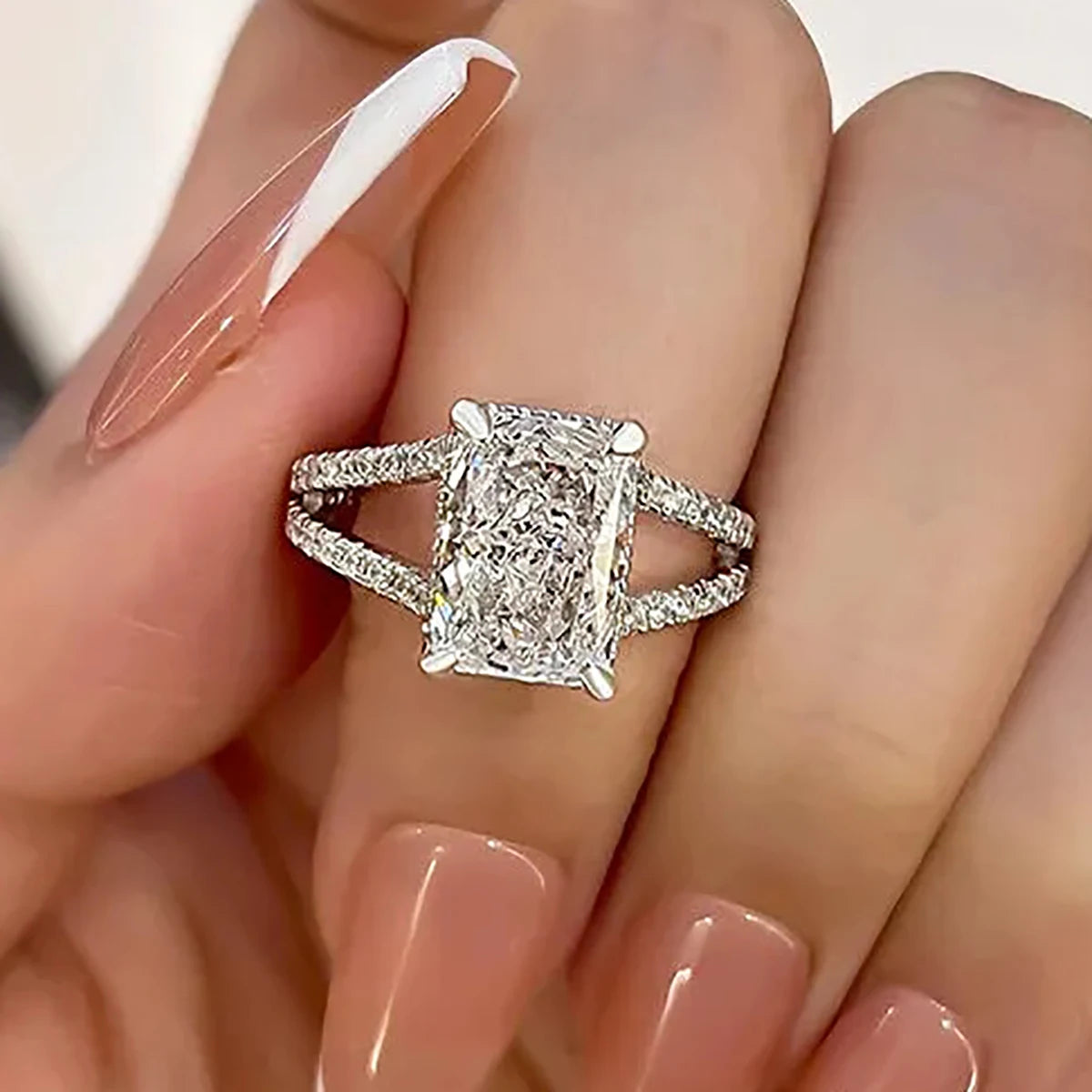 Huitan Wholesale Trendy Rectangular Design Crystal Silver Plated Rings for Women Fashion Party Everyday Cubic Zirconia Rings OEM