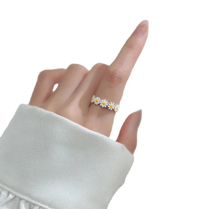 Little Daisy Ring Fresh White Flower Drip Glue Ring Women's Fashionable Jewelry Exquisite Accessories