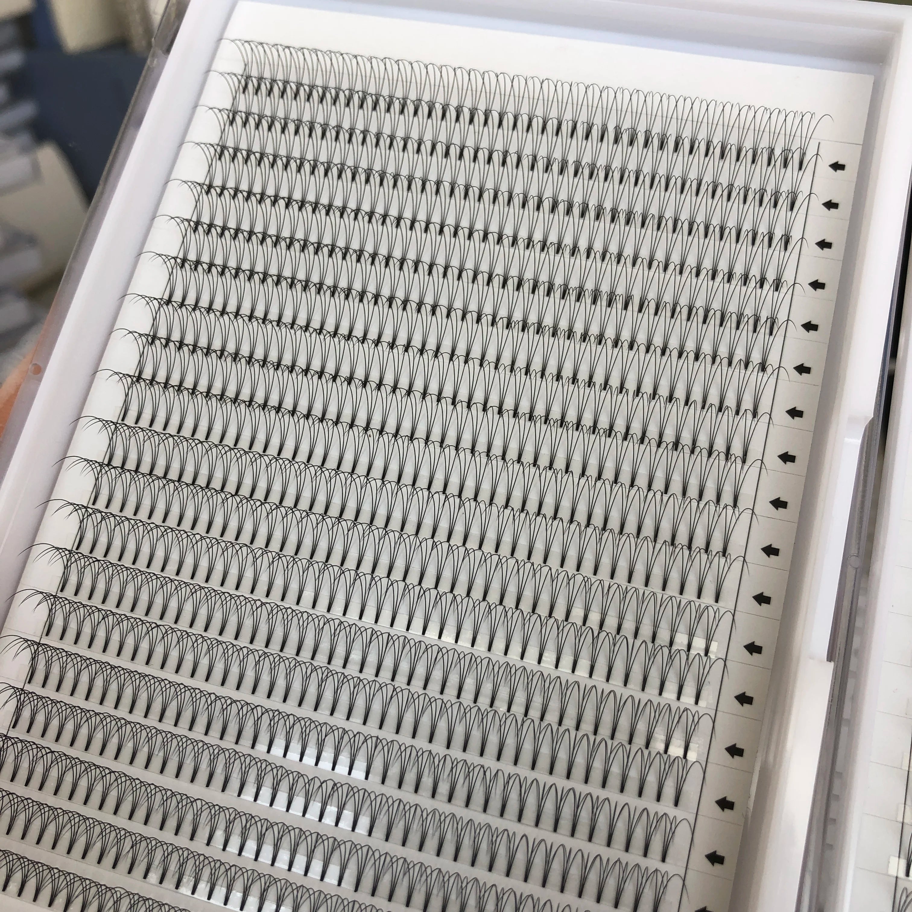 Customized Hand Made Fan XL Large Tray 20 Rows Premade Fans 0.10mm Dark Black Short Stem 2D 3D 4D 5D Premade Fans