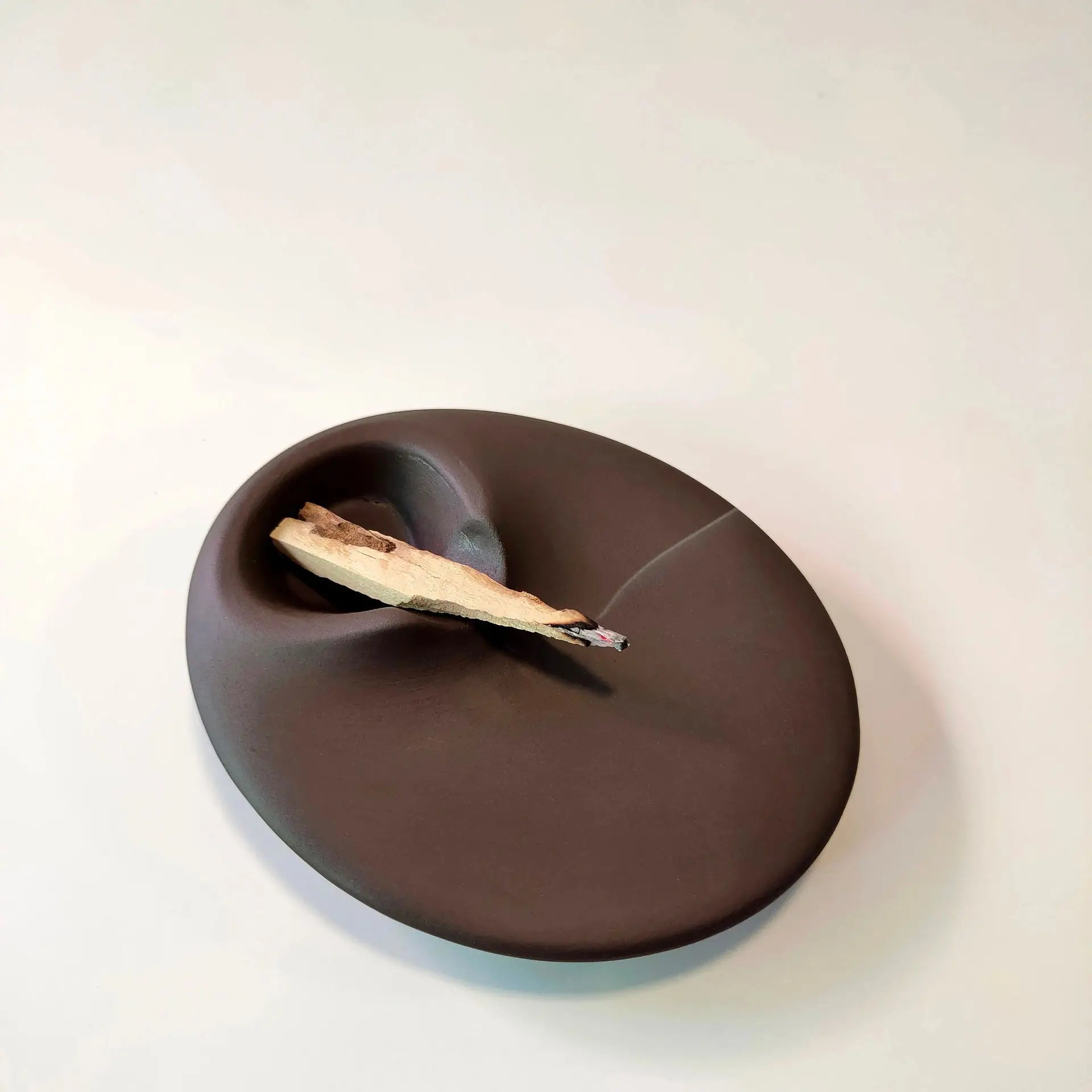 2024 Hot Sale Nordic Meditation Home Decor Palo Santo Holder Sandalwood Aromatic Oval Shape Ceramic Sage Holder