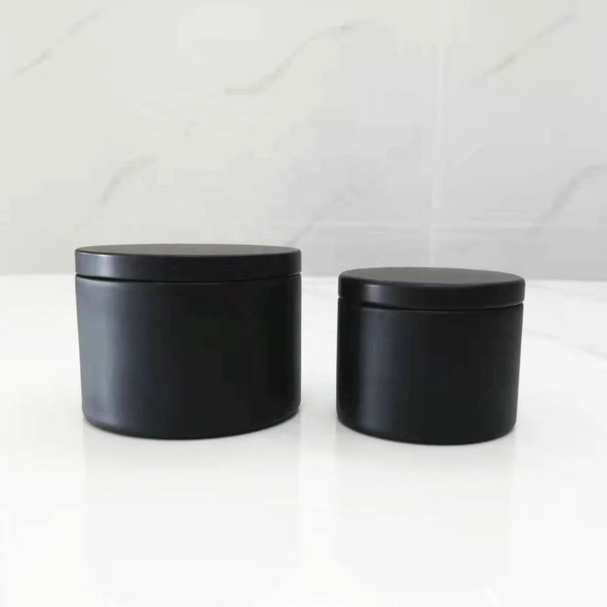 Factory Wholesale Luxury Food Safe Tinplate 4oz/8oz Candle Jars with Plug-in Lid Customizable Colors 65x52mm & 80x60mm Sizes